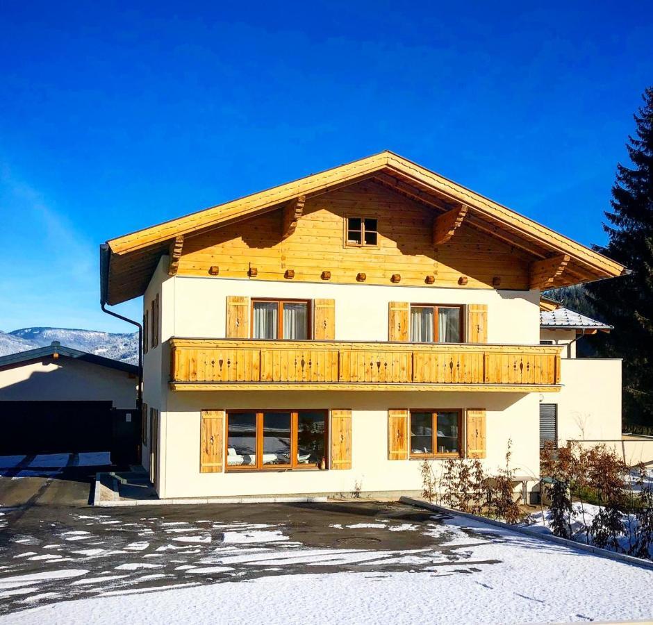 Herzerl-Chalet Appartements Flachau Esterno foto
