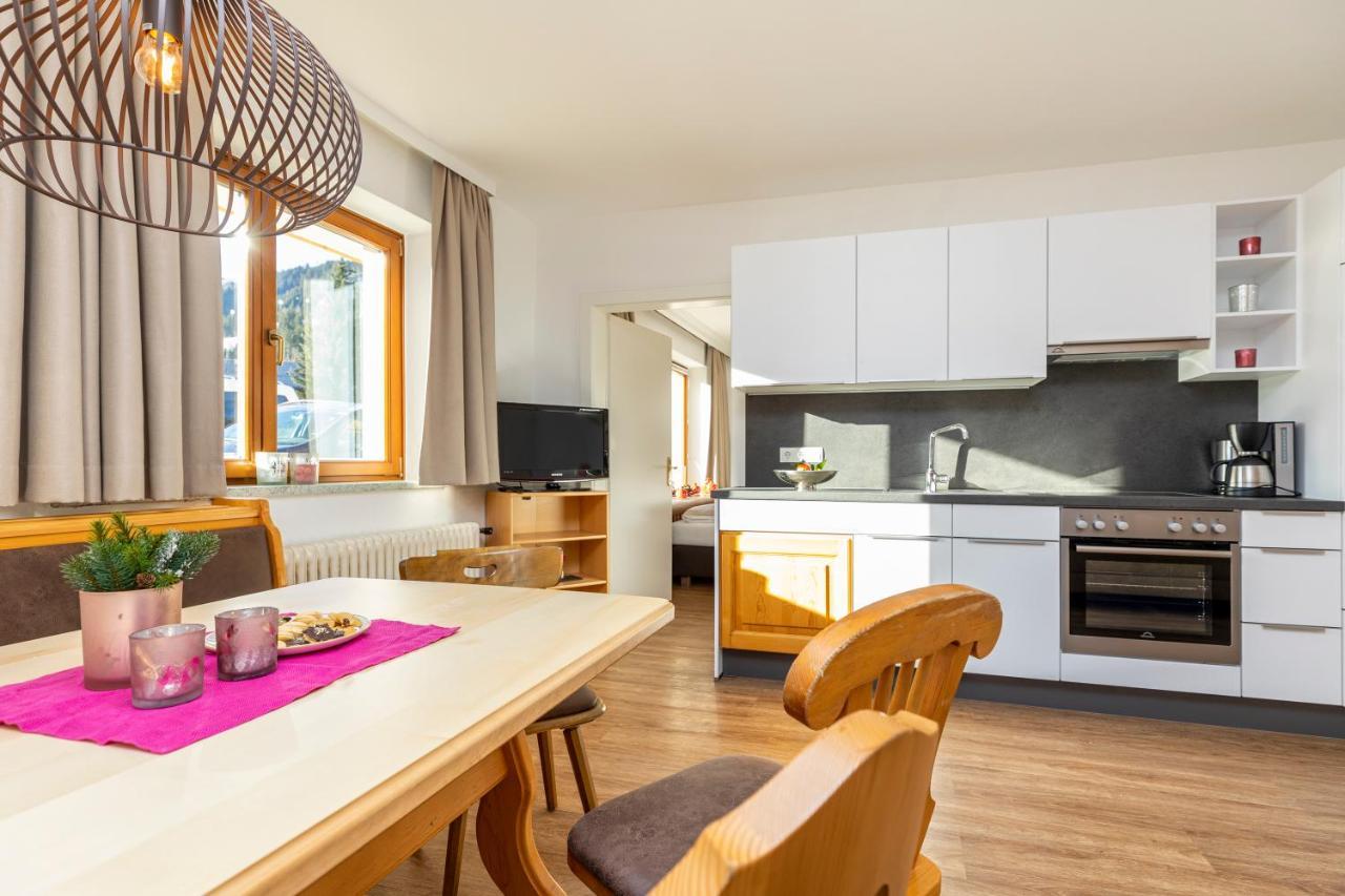 Herzerl-Chalet Appartements Flachau Esterno foto